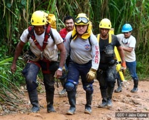 continua-rescate-mineros-bonanza-30ago2014-21
