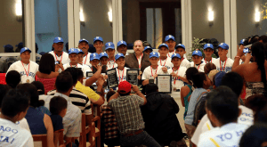 presidente daniel se reune con niños de campeonato de beisbol