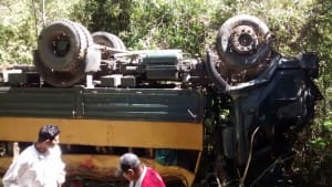 Accidente deja dos muertos y más de 50 heridos en Murra-WA0001