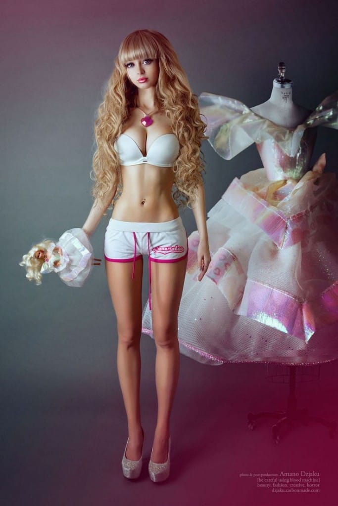 Barbie humana de 26 años que aún es virgen y vive con sus padres (FOTOS)4