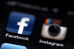 Facebook añadió botón para acceder y vincular Instagram