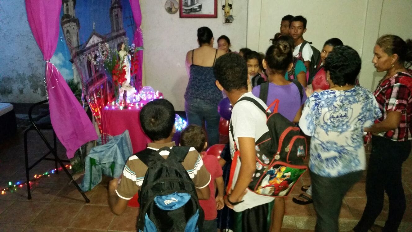 Familias capitalinas rinden Homenaje a la Asunción de María