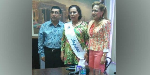 alcaldesa de managua recibe mayordomia de Carnaval Alegria por la Vida