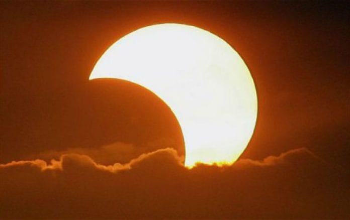 z_solar-eclipse_1794744c