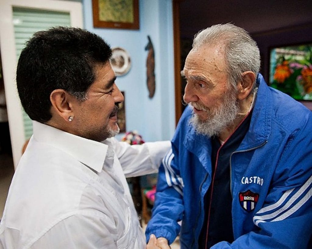 15 de abril de 2013 el líder cubano Fidel Castro junto al exfutbolista argentino Diego Armando Maradona. 