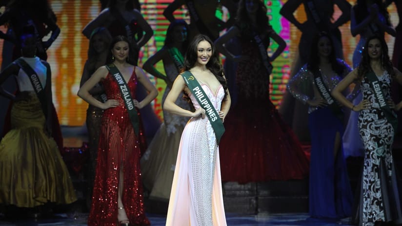 Karen Ibasco coronada como Miss Tierra 2017