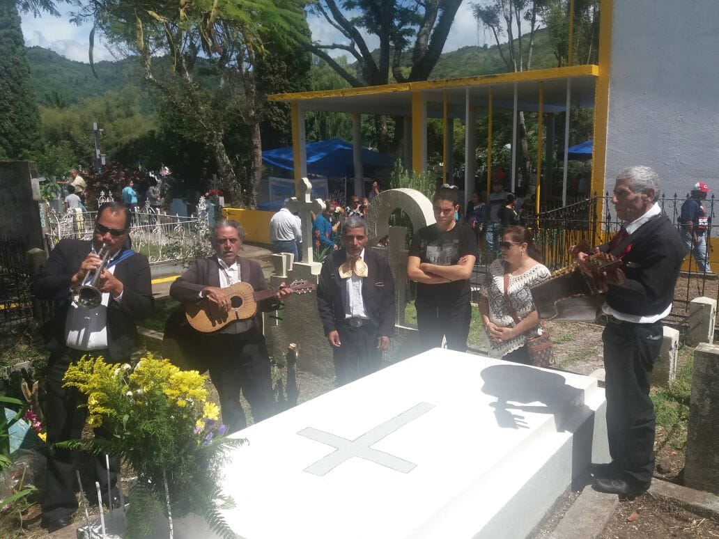 Nicaragua celebró hoy el Día de los Santos