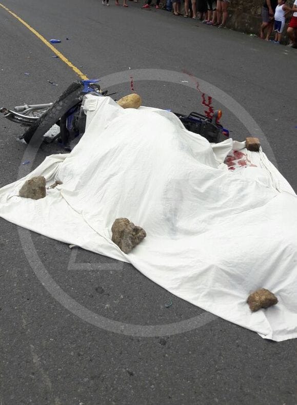Mario Silva murió esta mañana al estrellar su moto contra un camión