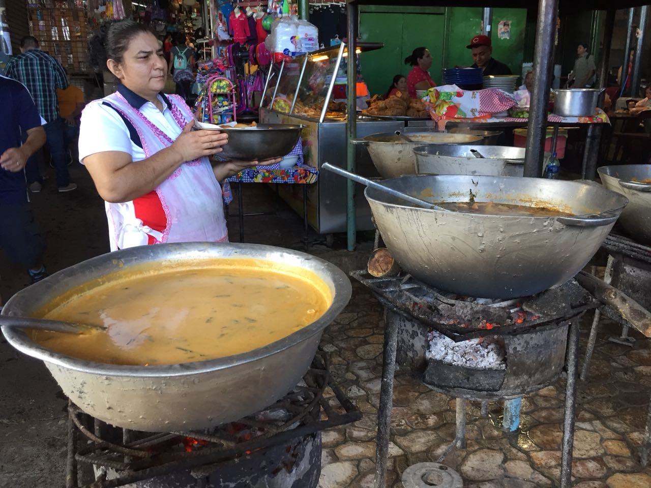 Sopa de Queso en el mercado Israel Lewites de Managua
