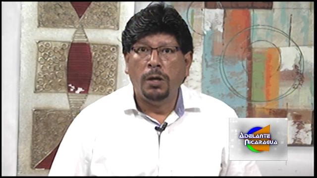 El periodista Néstor Espinoza, de Extra Plus Canal 37