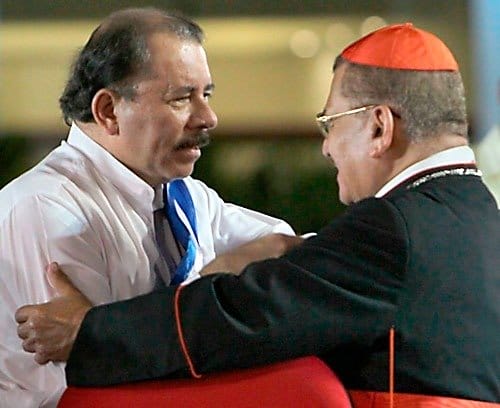 El Cardenal Miguel Obando junto al Presidente Daniel Ortega