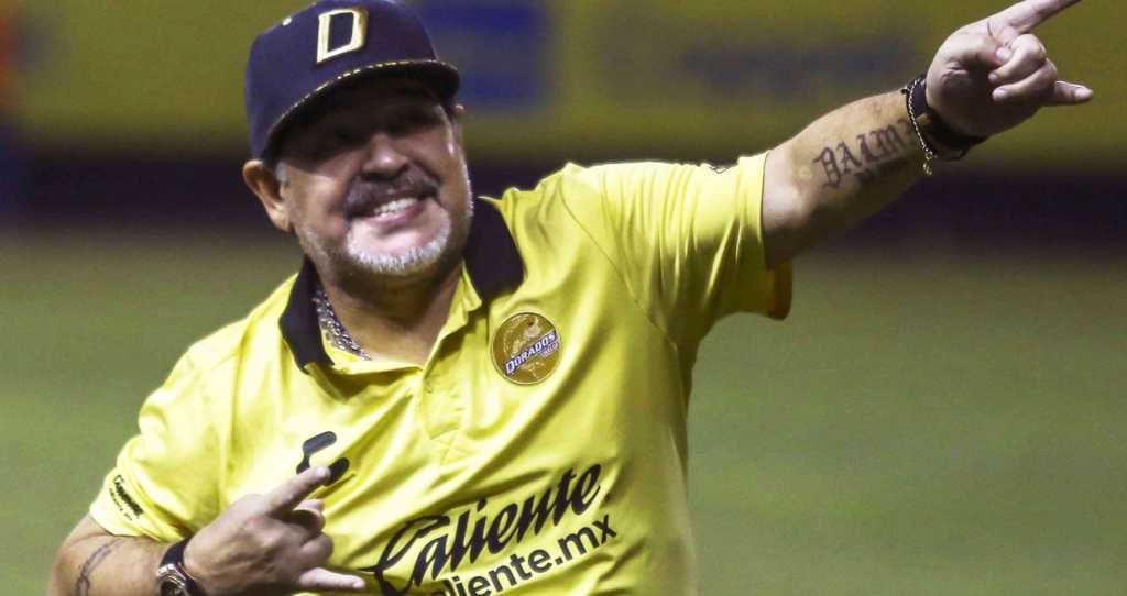 Diego Armando Maradona lleva a los Dorados a la Final en México