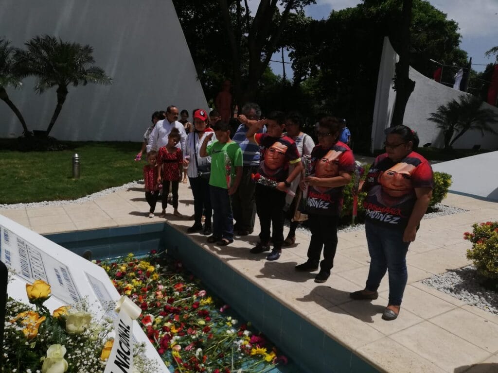 La familia de Bismarck Martínez rindió homenaje al Comandante Carlos Fonseca
