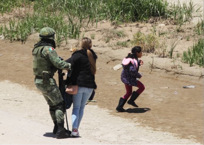Una familia nicaragüense fue separada por soldados mexicanos cuando intentaban cruzar a Estados Unidos