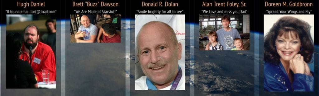 La página web Celestis Memorial Flights muestra un resumen de las personas cuyas cenizas viajan al espacio