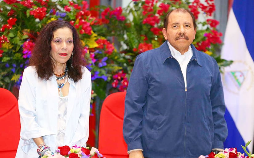 El Presidente de Nicaragua Daniel Ortega junto a la vicepresidente Rosario Murillo