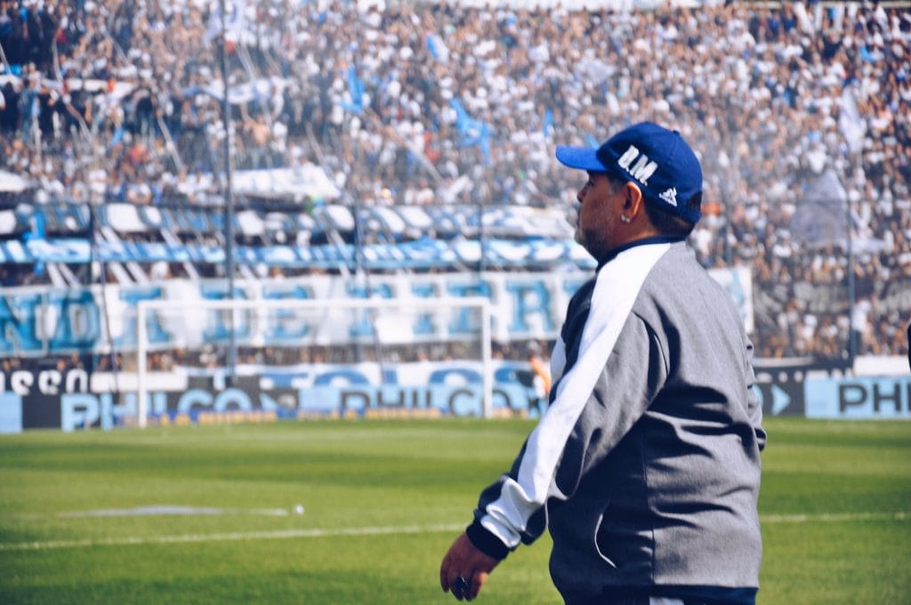 Diego Maradona tuvo un amargo debut como técnico de Gimnasia
