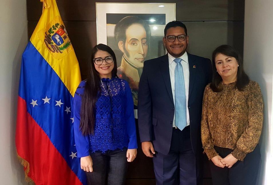 Reunión de la embajadora de Nicaragua en Venezuela Yaoska Calderón y los compañeros Rander Peña y Vanessa Montero