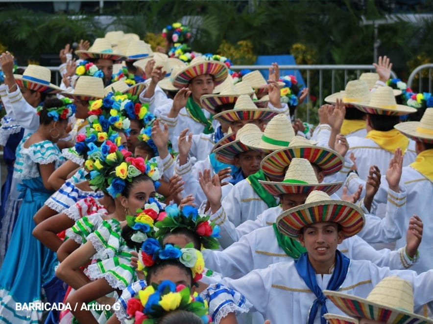 Estudiantes participan en Desfile Patrio Managua