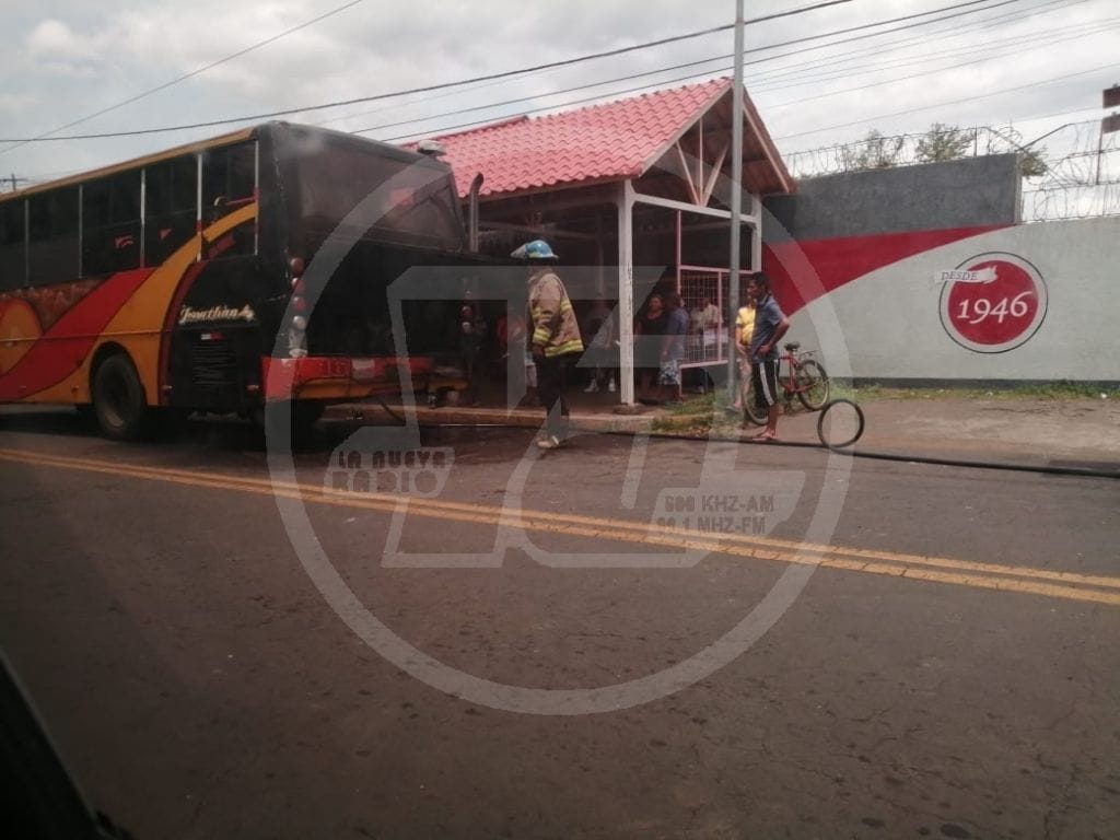 Un bus cogió fuego este fin de semana en Managua