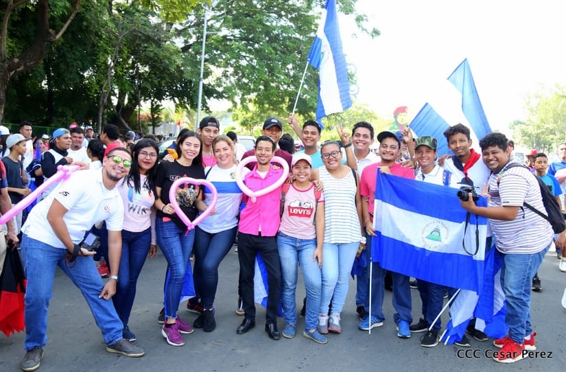 caminata en solidaridad con pacientes que padecen cáncer de mama