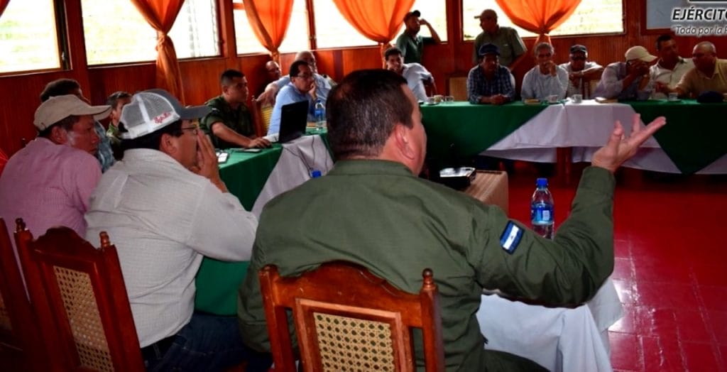 Ejército de Nicaragua se reúne con productores cafetaleros de Matagalpa y Jinotega