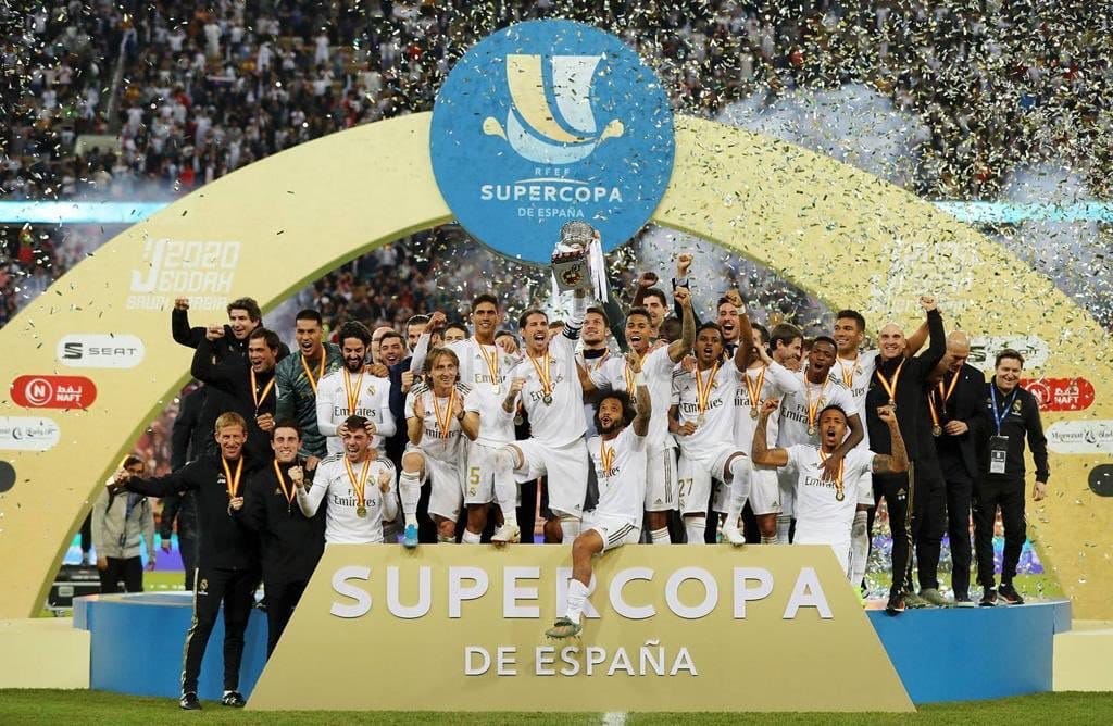 El Real Madrid levantó la Supercopa de España tras ganar la Final 4-1 en penales al Atlético de Madrid.