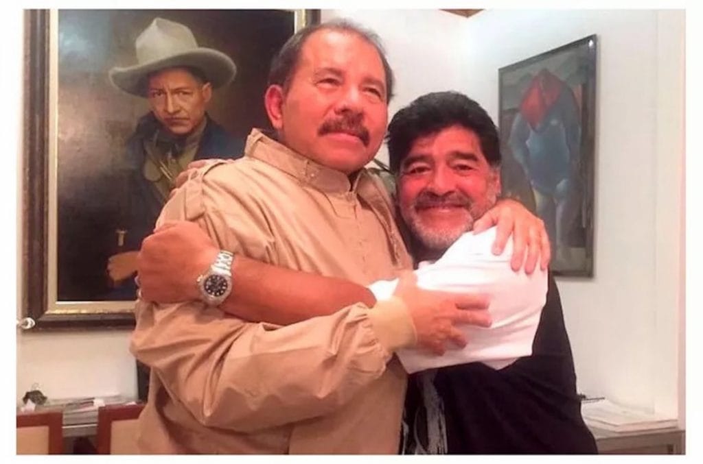 Comandante Daniel y Diego Armando Maradona