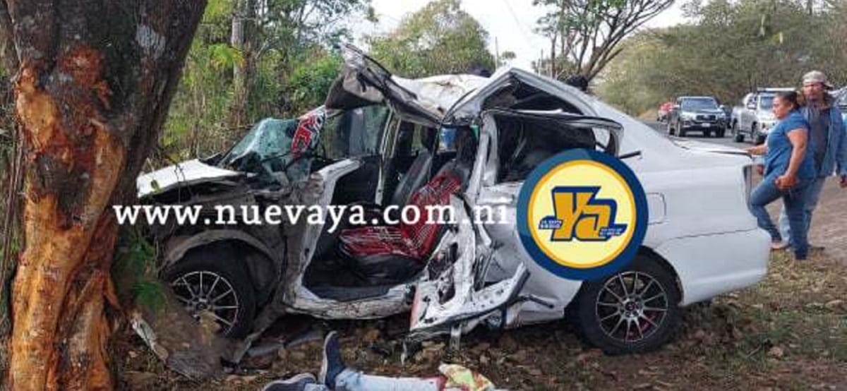 Taxista y dos pasajeras mueren al estrellarse contra árbol en carretera Boaco- Muy Muy