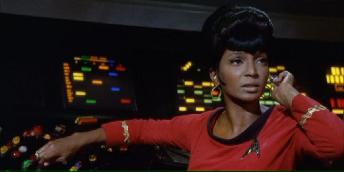 Nichelle Nichols como la Teniente Uhura en Star Trek