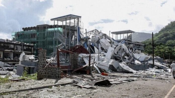 66 personas murieron en una enorme exposión en un despósito de explosivos en las islas Seychelles