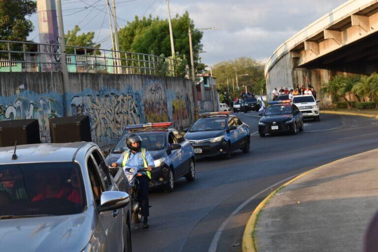 Policía, pueblo e instituciones realizan Dianas en todo el país celebrando el Día Nacional de La Paz