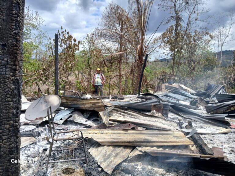 Matagalpa: Raja de leña encendida convierte humilde casa en escombros
