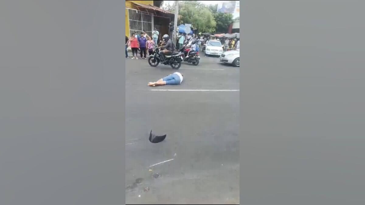 Grave accidente: mujer atropellada por motociclista en Managua